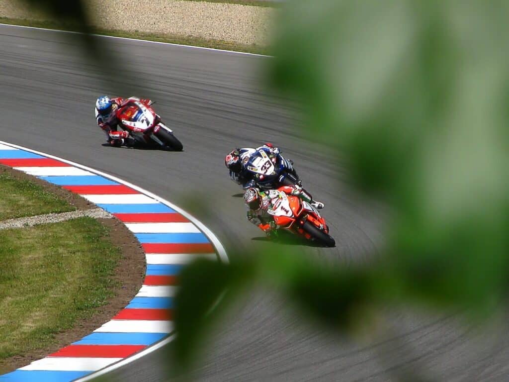 circuit moto assurances pilotes